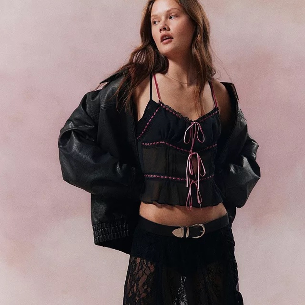 Kimchi Blue Ivy Black Lace Tie Front Cami Top